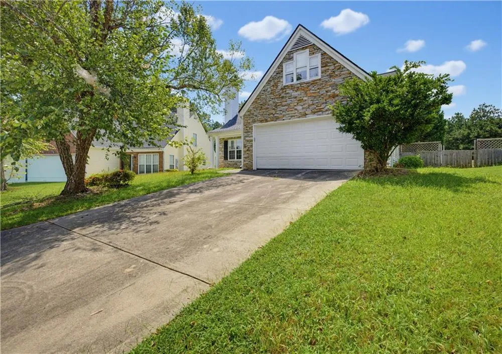 2545 Lake Royale Drive Riverdale, GA 30296