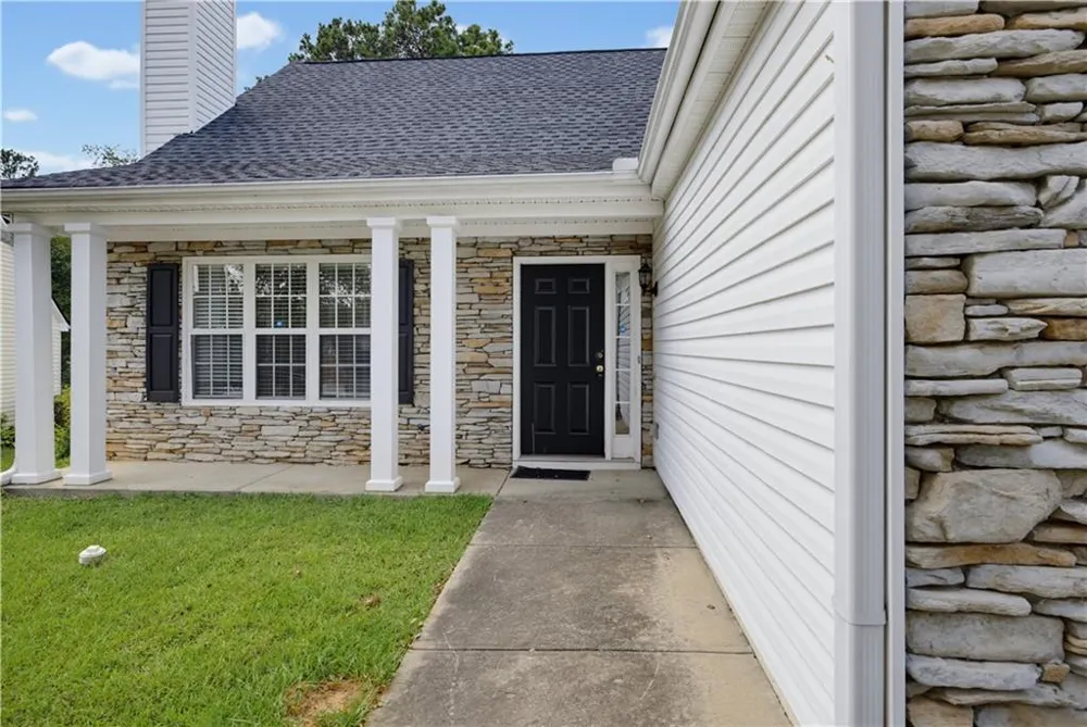 2545 Lake Royale Drive Riverdale, GA 30296