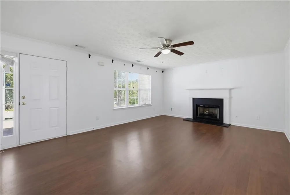 2545 Lake Royale Drive Riverdale, GA 30296