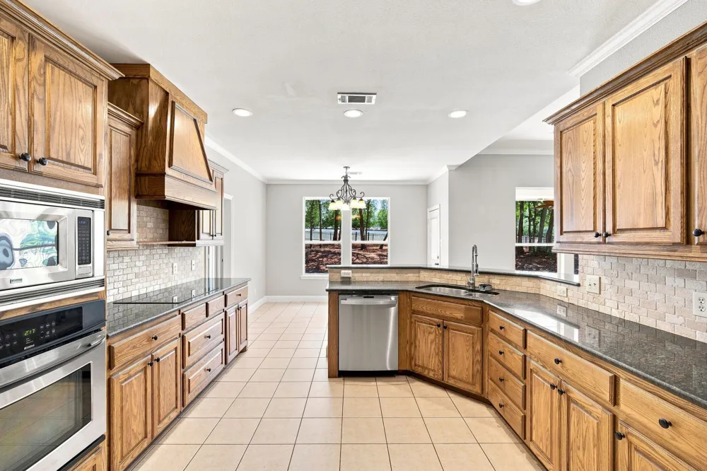 1207 Oak Creek Drive Ennis, TX 75119
