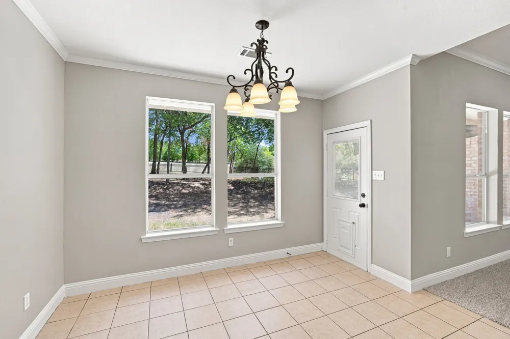 1207 Oak Creek Drive Ennis, TX 75119