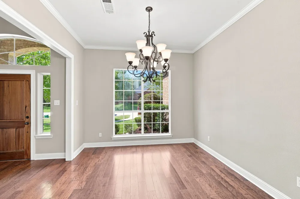 1207 Oak Creek Drive Ennis, TX 75119