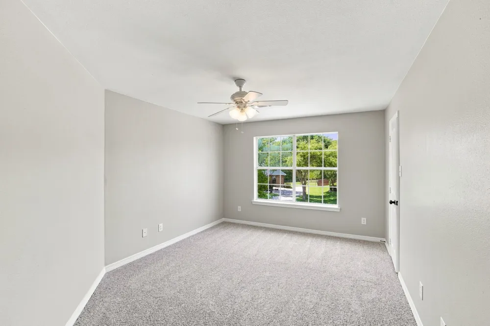 1207 Oak Creek Drive Ennis, TX 75119