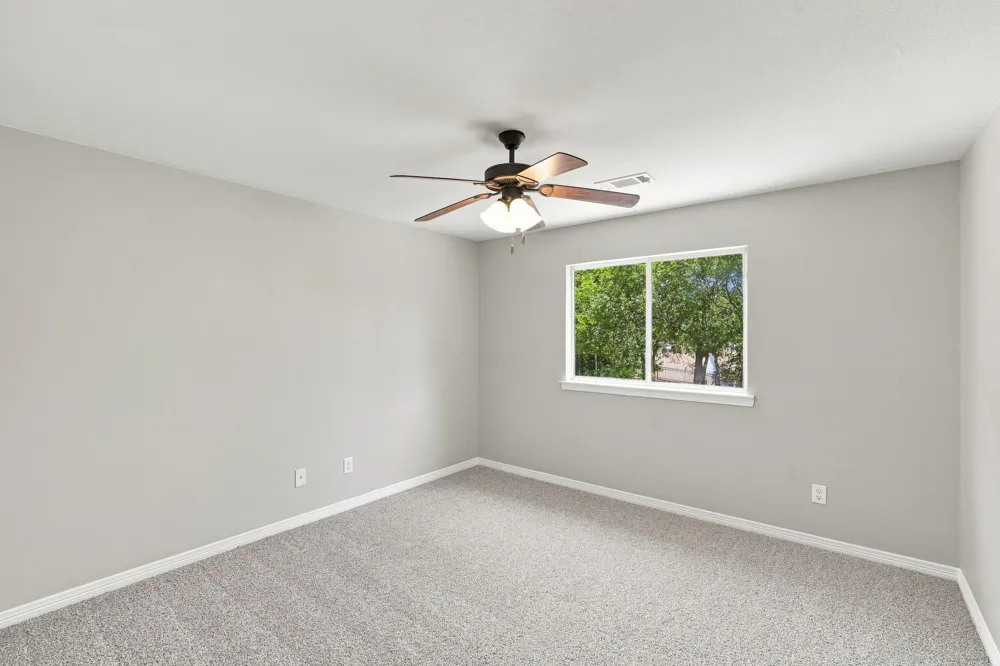 1207 Oak Creek Drive Ennis, TX 75119