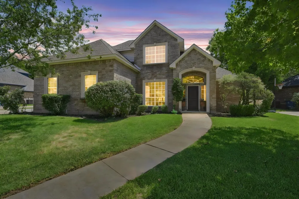 1207 Oak Creek Drive Ennis, TX 75119
