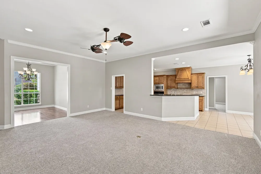 1207 Oak Creek Drive Ennis, TX 75119