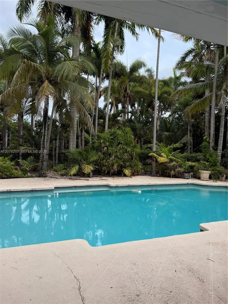 12121 SW 60th Ct Pinecrest, FL 33156