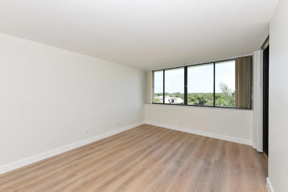 1605 S Us Highway 1 #M1-403 Jupiter, FL 33477