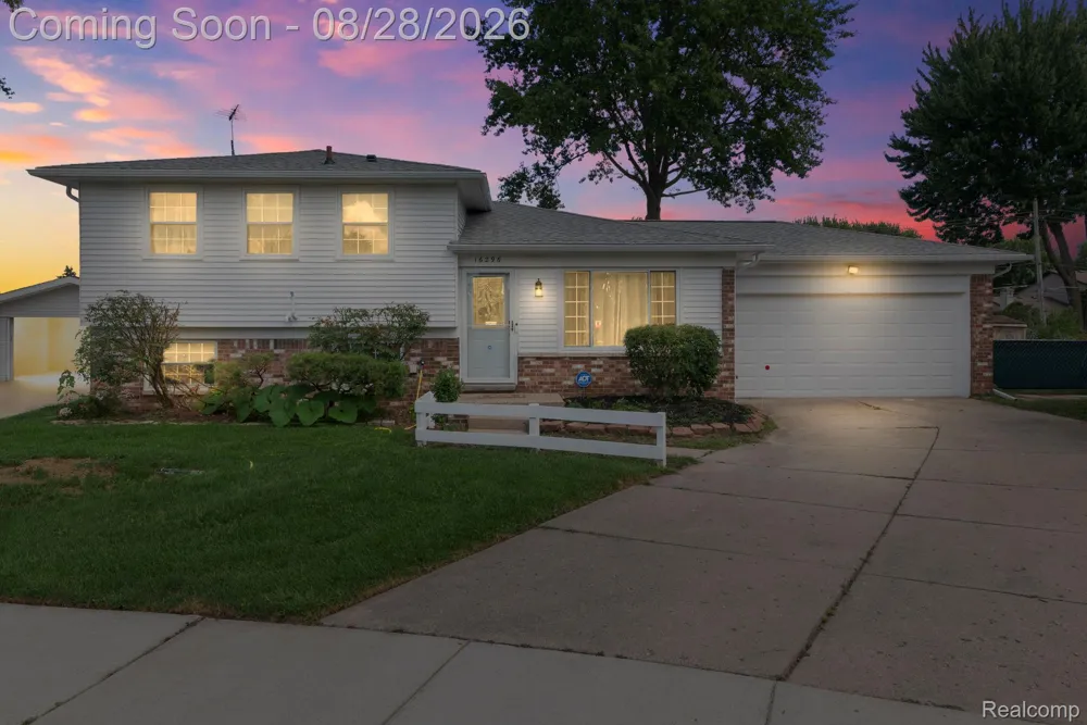 16296 Picton Court Clinton Charter Township, MI 48038