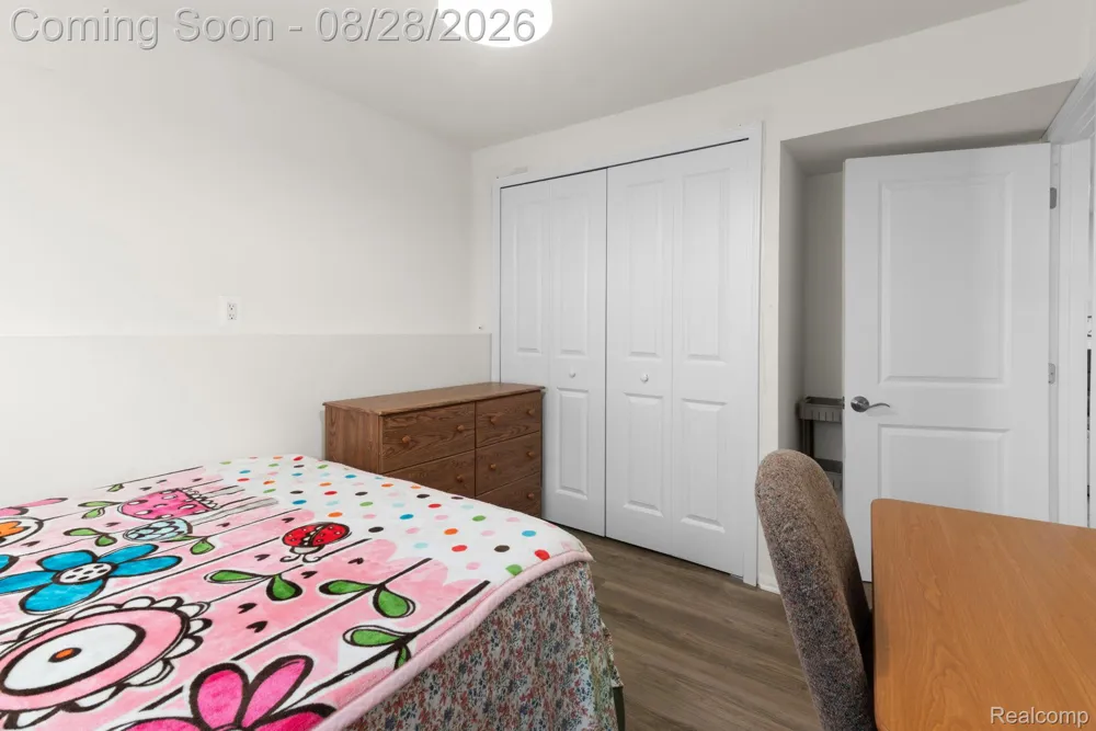 16296 Picton Court Clinton Charter Township, MI 48038