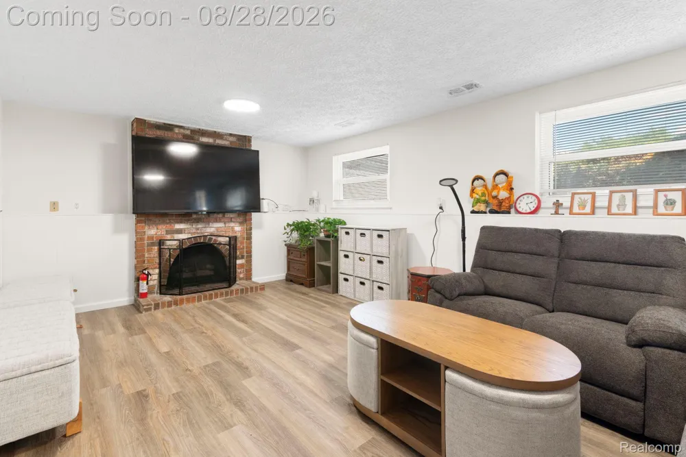 16296 Picton Court Clinton Charter Township, MI 48038