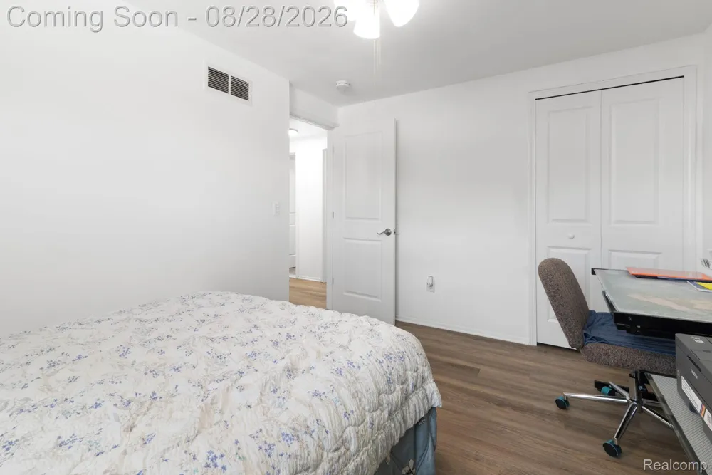 16296 Picton Court Clinton Charter Township, MI 48038
