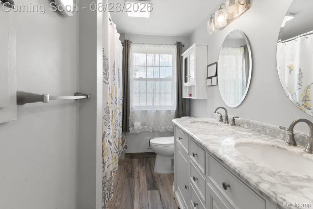 16296 Picton Court Clinton Charter Township, MI 48038