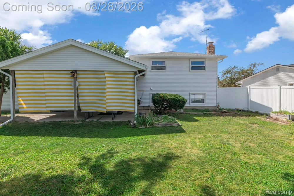 16296 Picton Court Clinton Charter Township, MI 48038