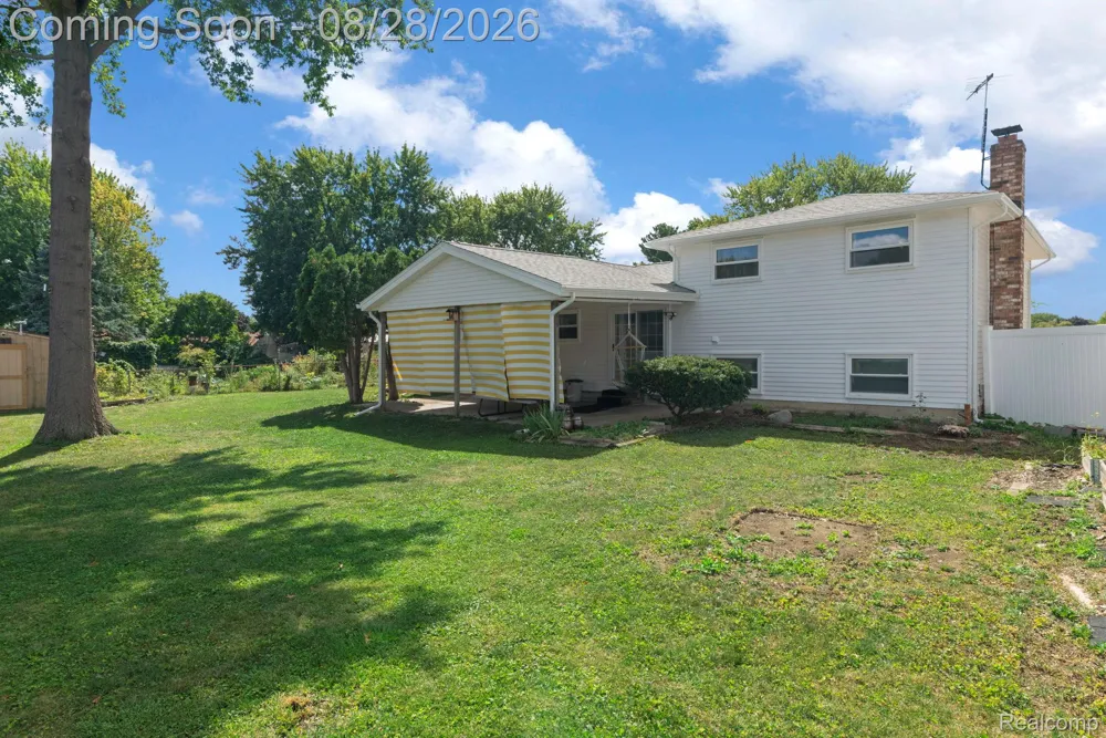 16296 Picton Court Clinton Charter Township, MI 48038