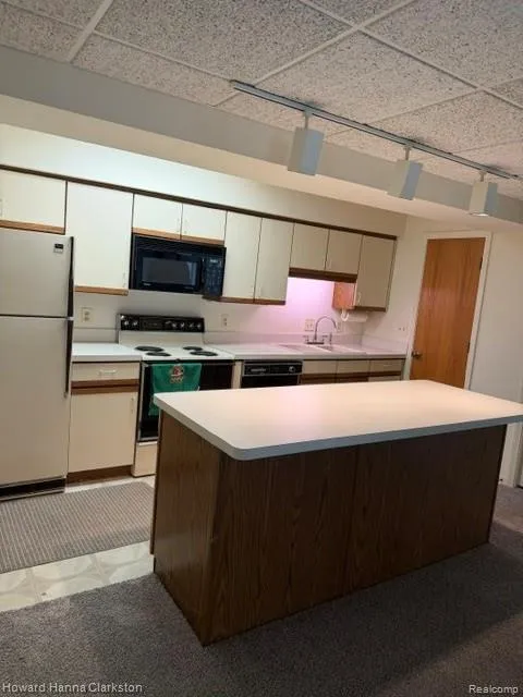 416 N. Helen Avenue #7 Rochester City, MI 48307