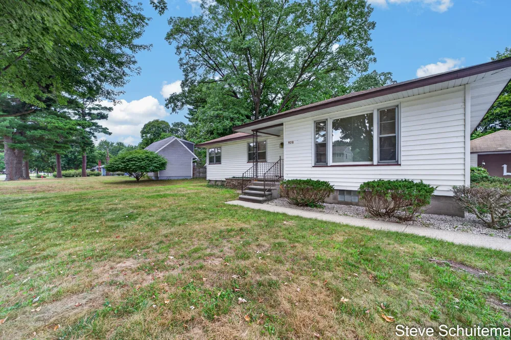 928 S Division Street Whitehall City, MI 49461