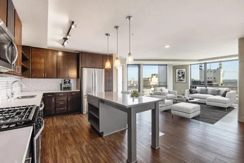 811 Washington Avenue S #803