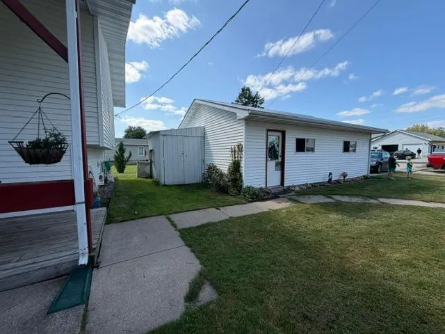 44798 E Goodrich Street Rushford, MN 55971