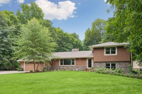 27885 Woodside Road