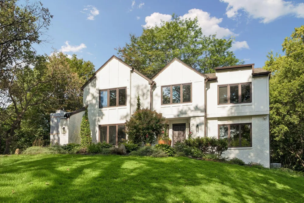 18160 Berry Lane Wayzata, MN 55391