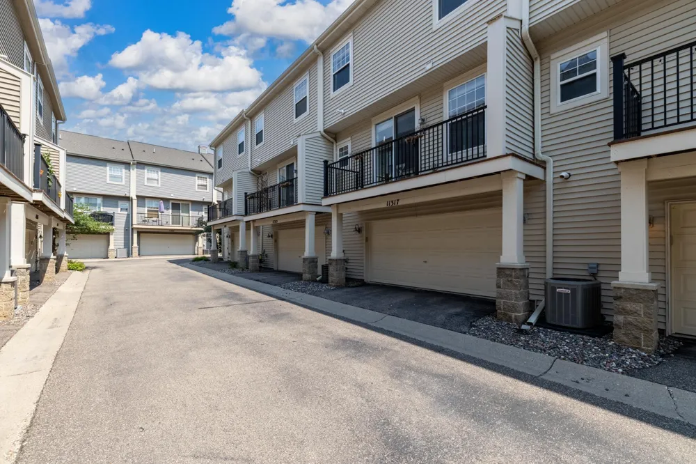 11317 Stratton Avenue #100 Eden Prairie, MN 55344