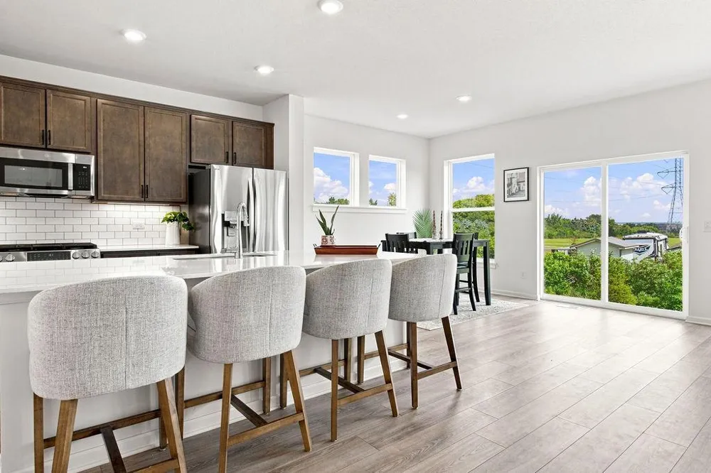 1407 Summerland Way Shakopee, MN 55379