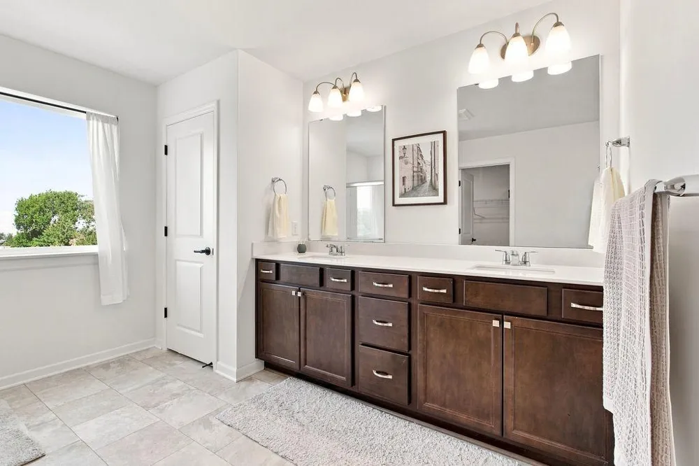 1407 Summerland Way Shakopee, MN 55379