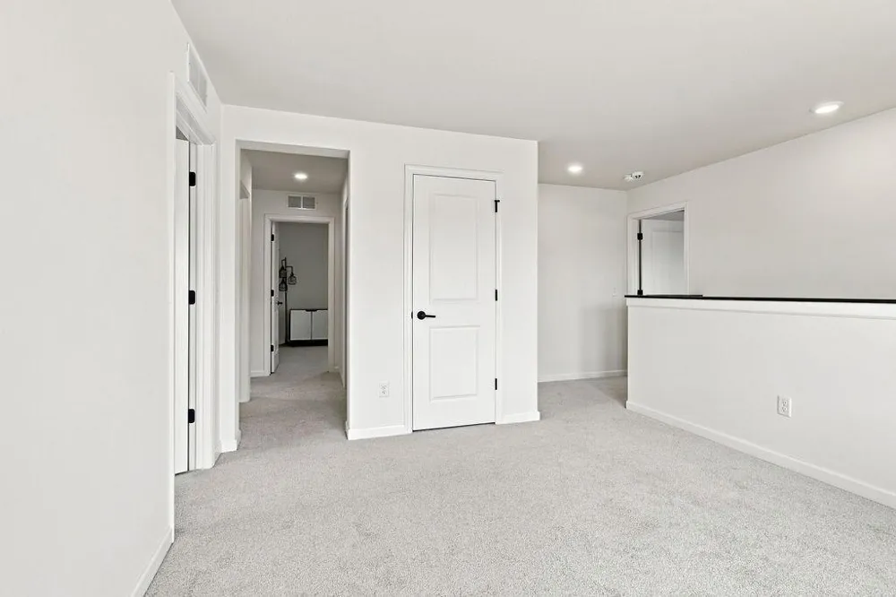 1407 Summerland Way Shakopee, MN 55379