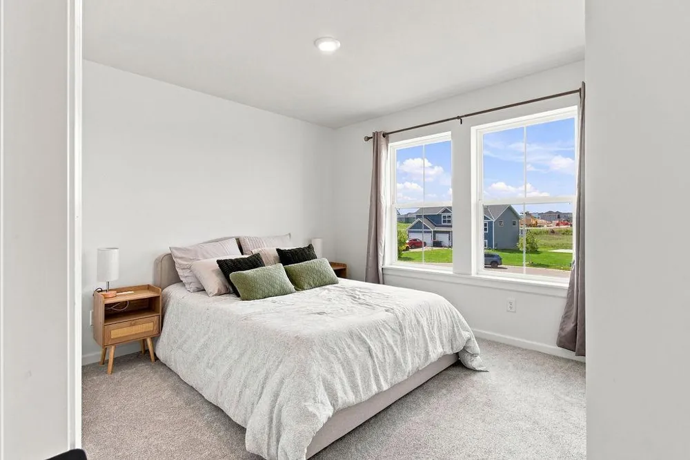 1407 Summerland Way Shakopee, MN 55379