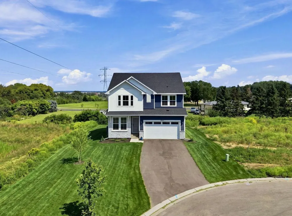 1407 Summerland Way Shakopee, MN 55379