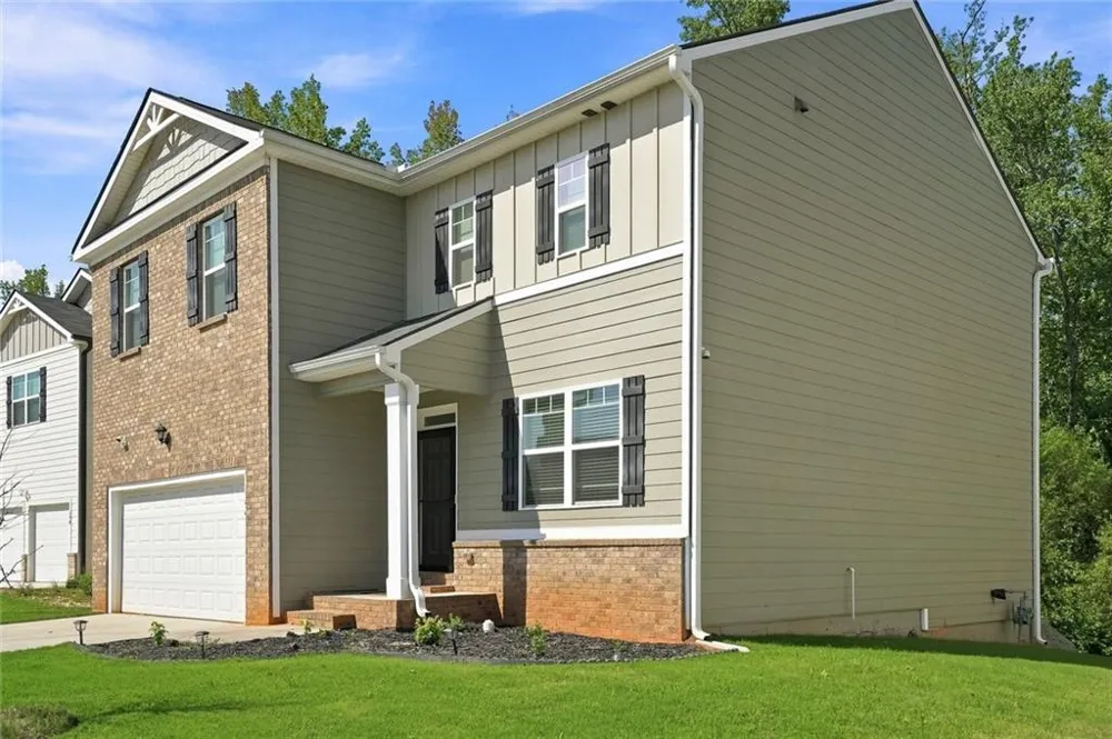 154 Silver Birch Pass Newnan, GA 30265