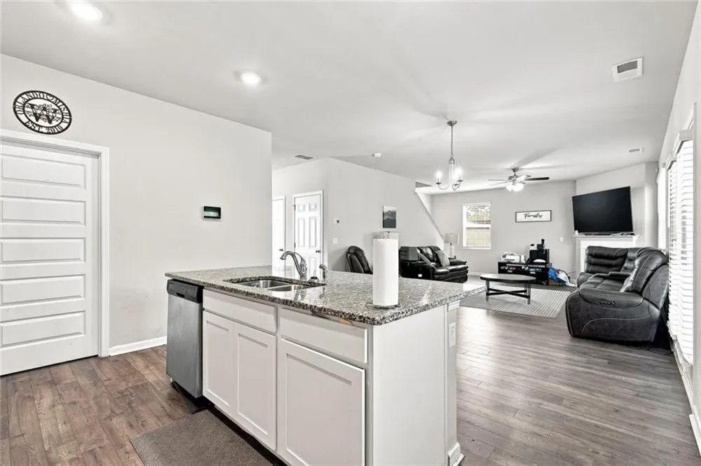 154 Silver Birch Pass Newnan, GA 30265