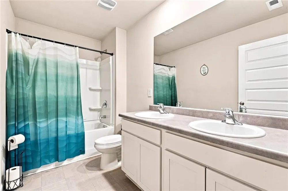 154 Silver Birch Pass Newnan, GA 30265