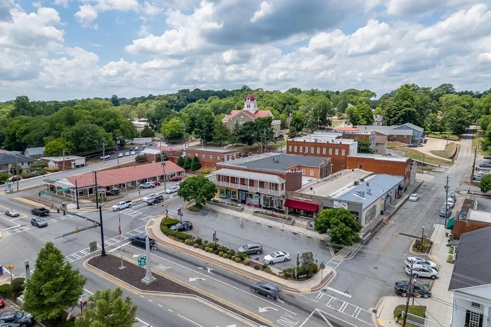 196 Oakdale Road Jefferson, GA 30549