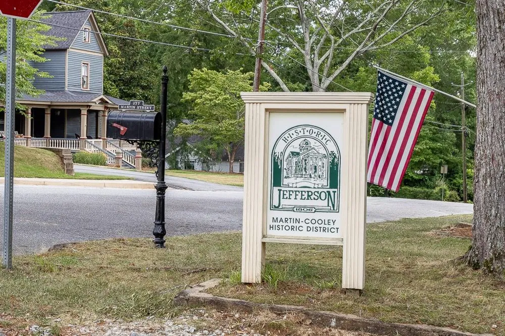 196 Oakdale Road Jefferson, GA 30549