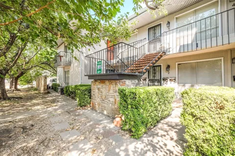 4636 Dexter Avenue #4