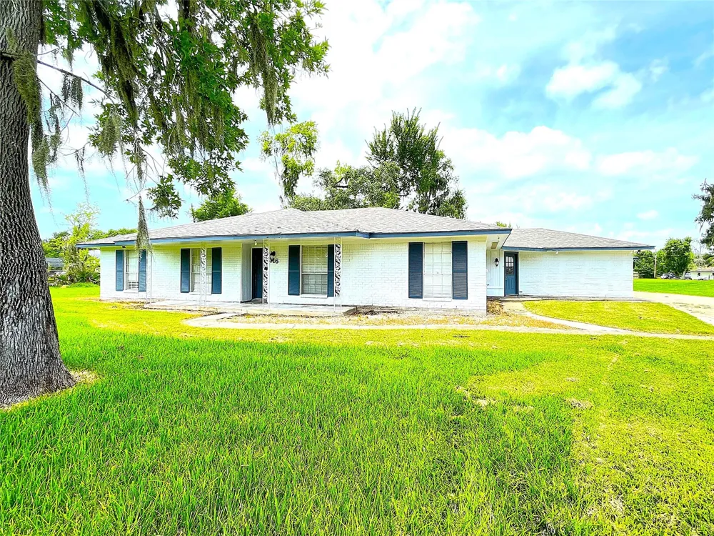 316 Rabbit Trail Lake Jackson, TX 77566