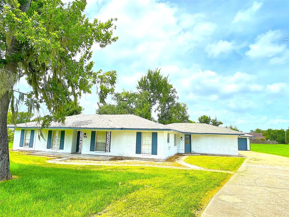 316 Rabbit Trail Lake Jackson, TX 77566