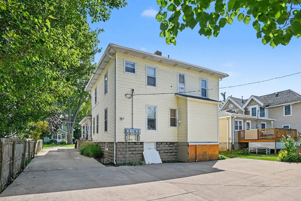 309 Michigan Avenue South Haven, MI 49090