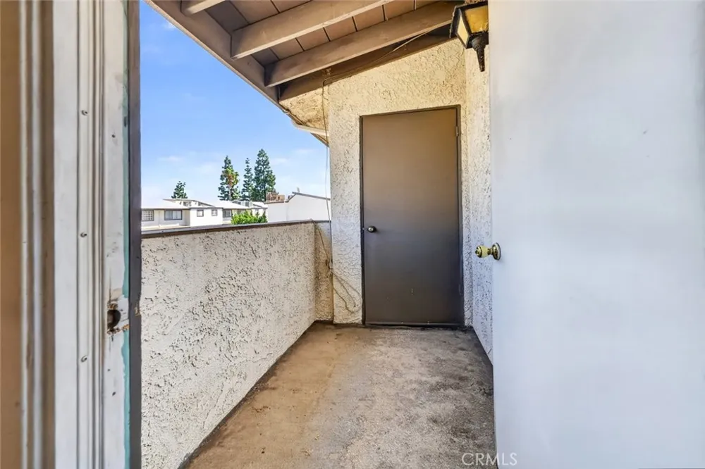 7650 Topanga Canyon Boulevard #9 Canoga Park, CA 91304