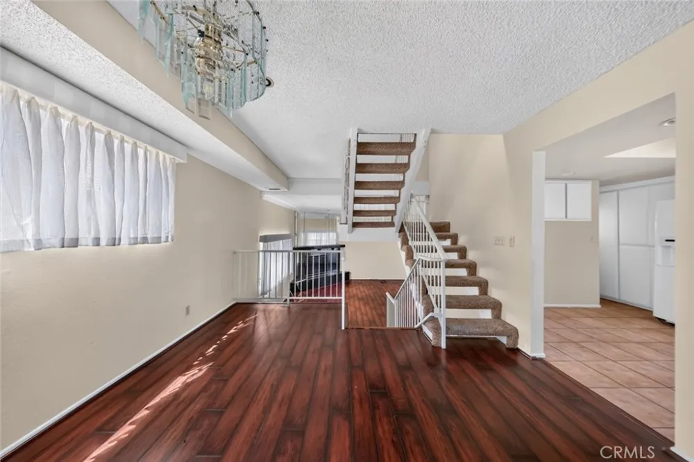 7650 Topanga Canyon Boulevard #9 Canoga Park, CA 91304