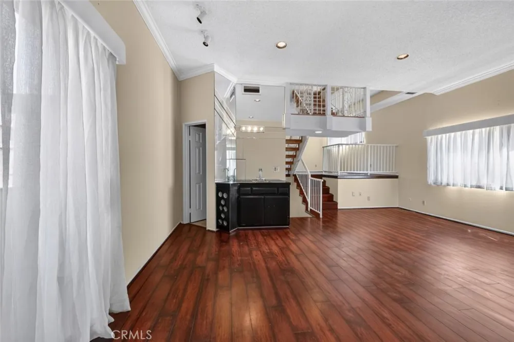 7650 Topanga Canyon Boulevard #9 Canoga Park, CA 91304