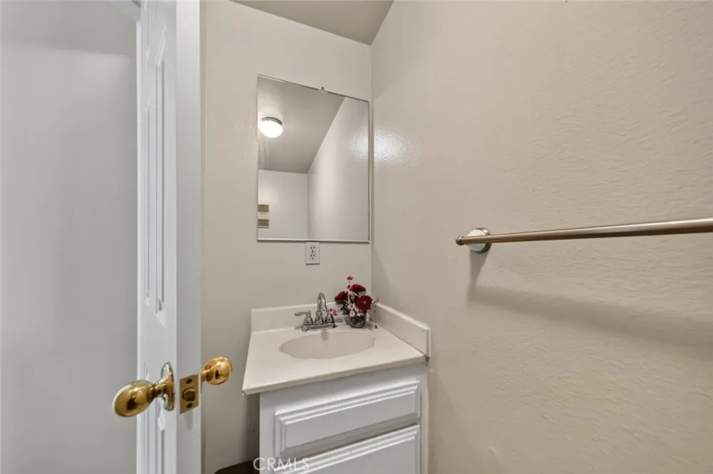 7650 Topanga Canyon Boulevard #9 Canoga Park, CA 91304