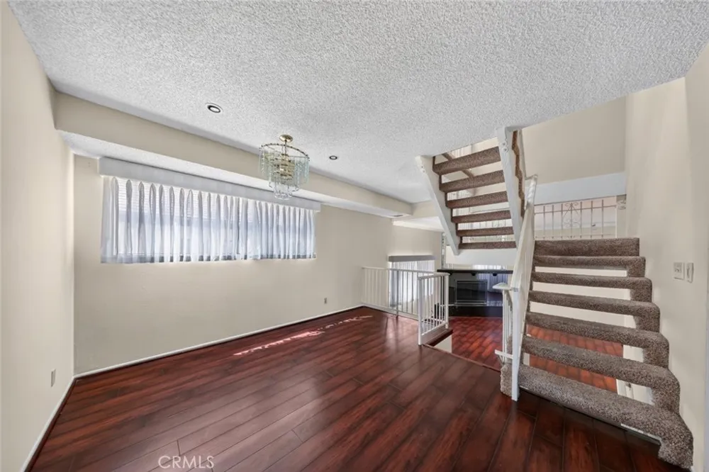 7650 Topanga Canyon Boulevard #9 Canoga Park, CA 91304