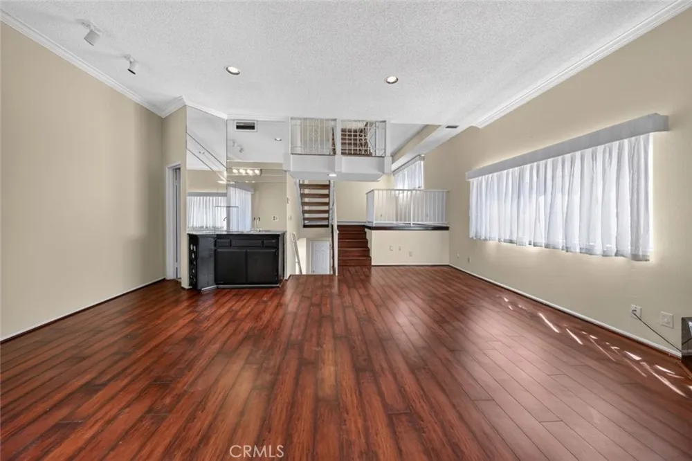 7650 Topanga Canyon Boulevard #9 Canoga Park, CA 91304