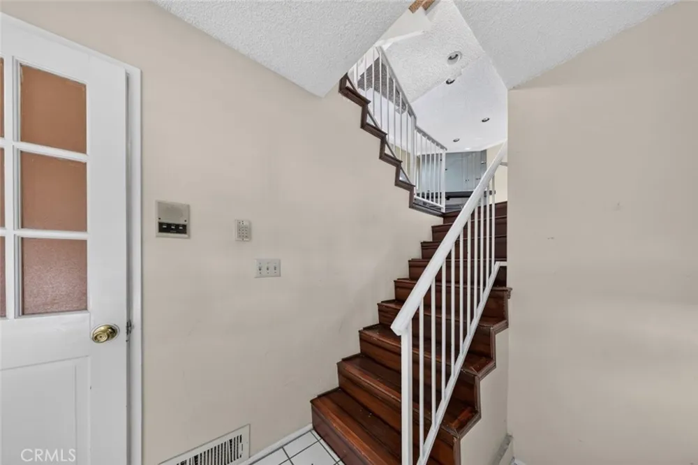 7650 Topanga Canyon Boulevard #9 Canoga Park, CA 91304