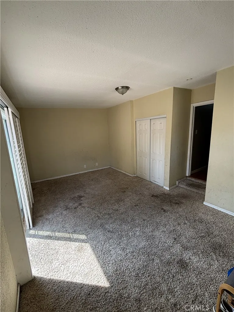 10614 Beak South Gate, CA 90280