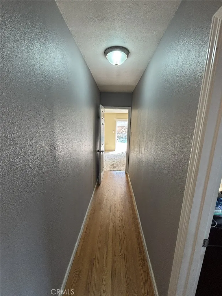 10614 Beak South Gate, CA 90280