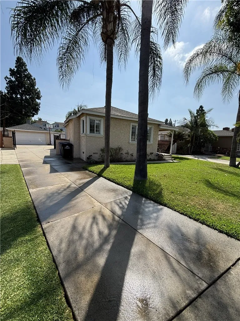10614 Beak South Gate, CA 90280